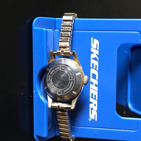 VINTAGE SWISS ELOGA 17 JEWELS WOMEN'S GOLD TONE WATCH - Picture 5 of 5